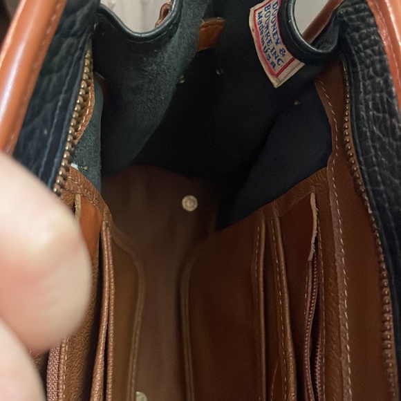 Dooney and Bourke purse - Picture 4 of 5
